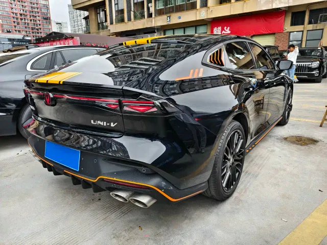 Changan UNI-V — Фото автомобиля 14