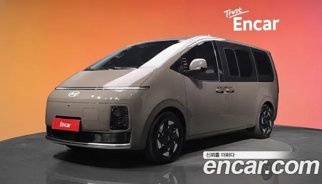 Фотография автомобиля — Hyundai Staria