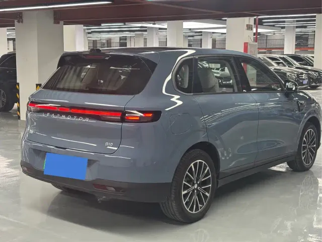 Leapmotor B10 — Фото автомобиля 10