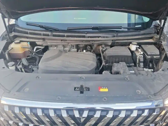 Maxus G90 — Фото автомобиля 10