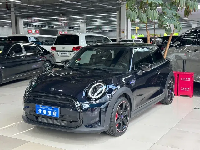 Фотография автомобиля — MINI Hatch