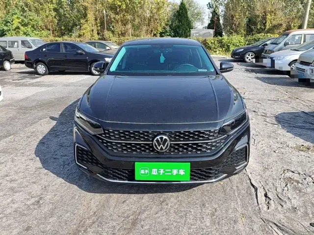 Volkswagen Passat — Фото автомобиля 2