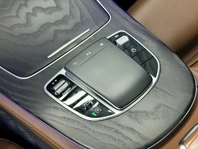 Mercedes-Benz E-Class — Фото автомобиля 14