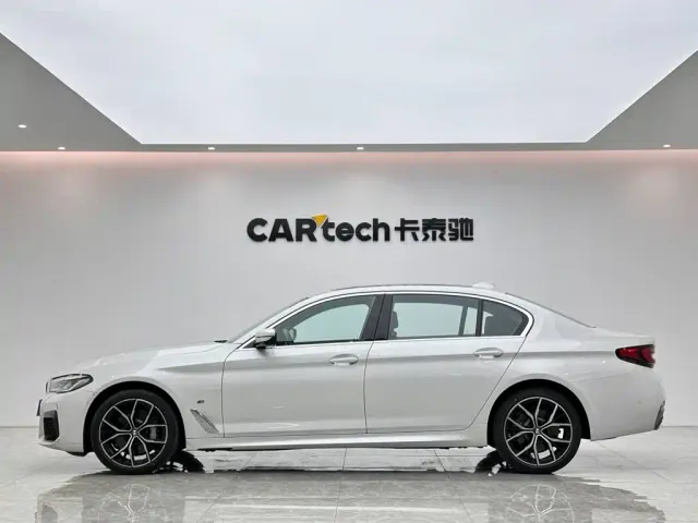 BMW 5 Series — Фото автомобиля 2