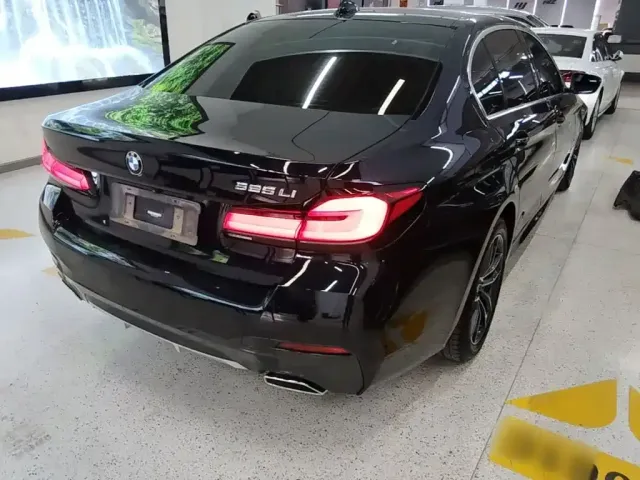 BMW 5 Series — Фото автомобиля 4