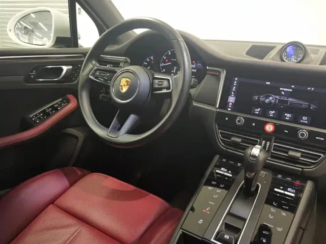 Porsche Macan — Фото автомобиля 18