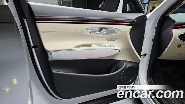 Genesis GV70 — Фото автомобиля 24