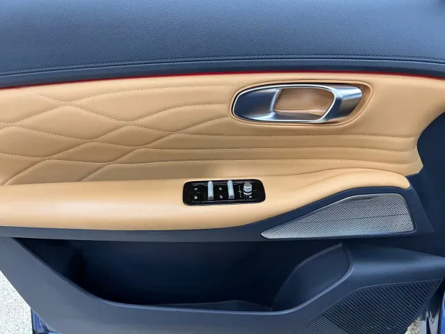 Geely Galaxy Starship 7 EM-i — Фото автомобиля 12