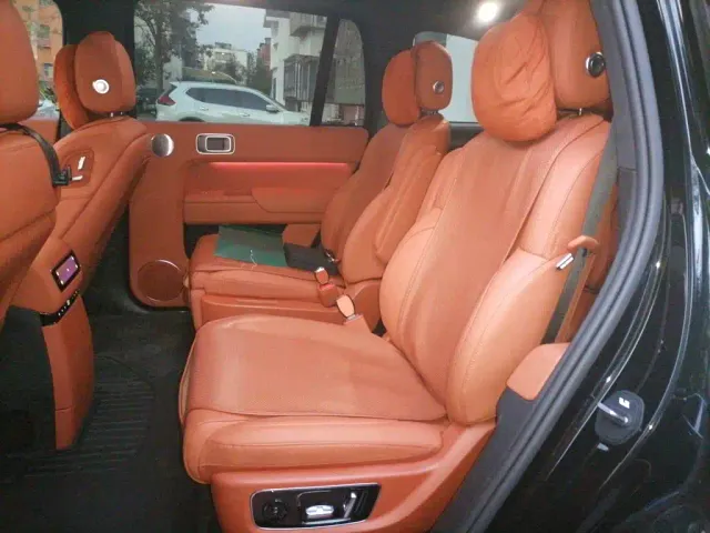 Li Auto L9 — Фото автомобиля 13