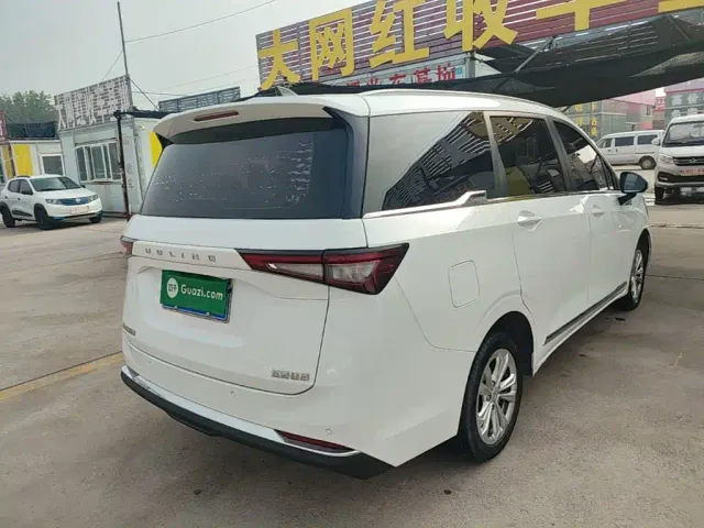Wuling Jiachen — Фото автомобиля 6