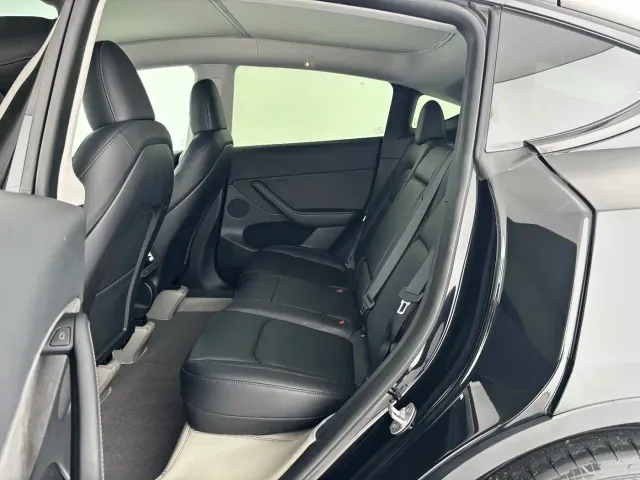 Tesla Model Y 2024 Rear-Wheel Drive Version — Фото автомобиля 8