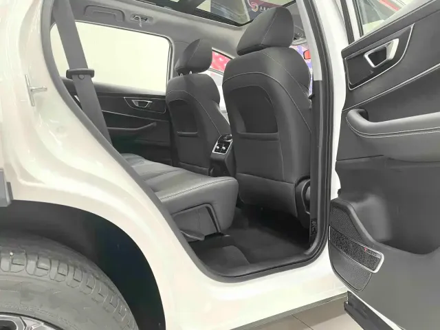 Chery Tiggo 8 — Фото автомобиля 16