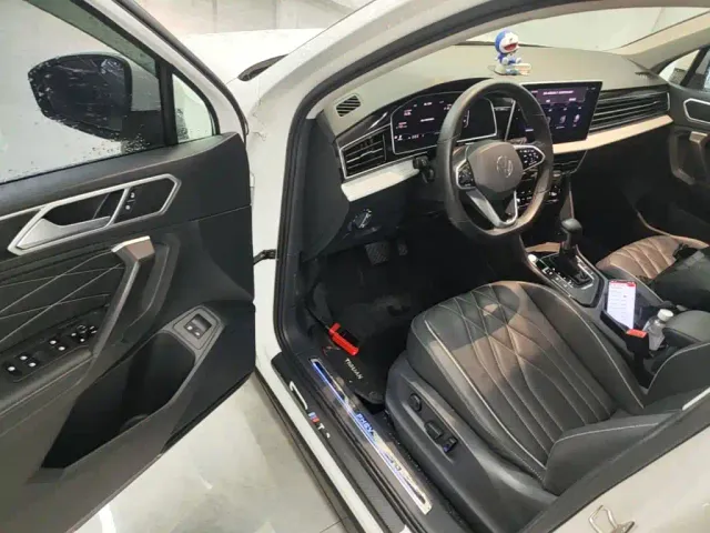 Volkswagen Tiguan L PHEV — Фото автомобиля 11