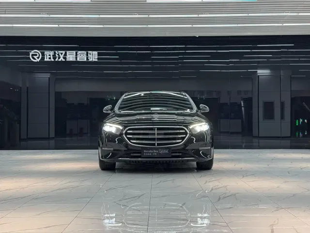 Mercedes-Benz E-Class — Фото автомобиля 2