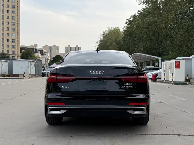 Audi A6L — Фото автомобиля 8