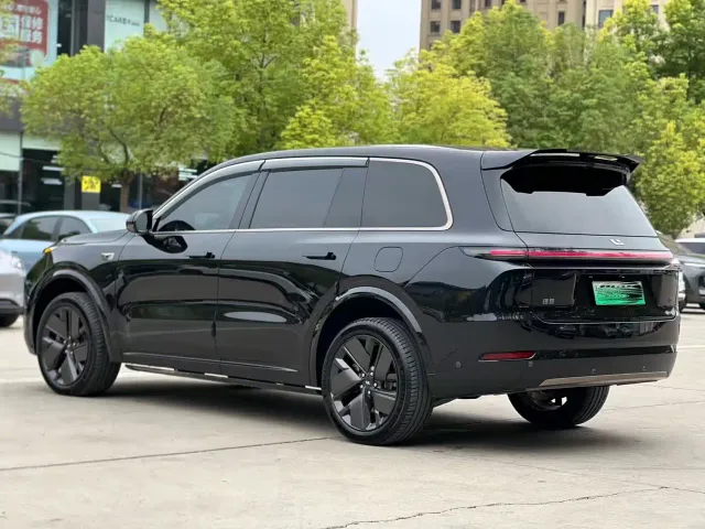 Li Auto L9 — Фото автомобиля 9