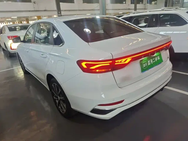 Geely Emgrand — Фото автомобиля 4