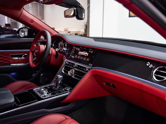Bentley Flying Spur — Фото автомобиля 11