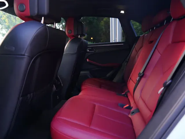 Porsche Macan — Фото автомобиля 11