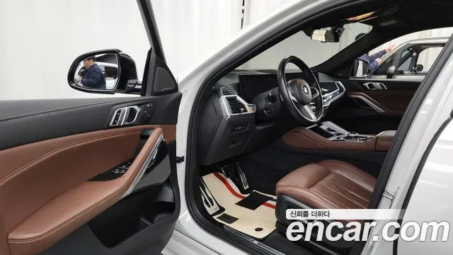 BMW X6 xDrive40i M Sport — Фото автомобиля 10