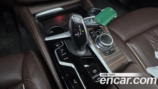 BMW 5-Series — Фото автомобиля 9