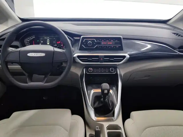 Maxus G50 — Фото автомобиля 12