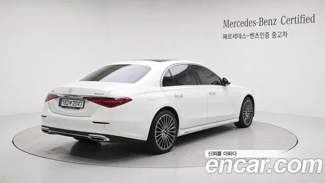 Mercedes-Benz E-Class — Фото автомобиля 2
