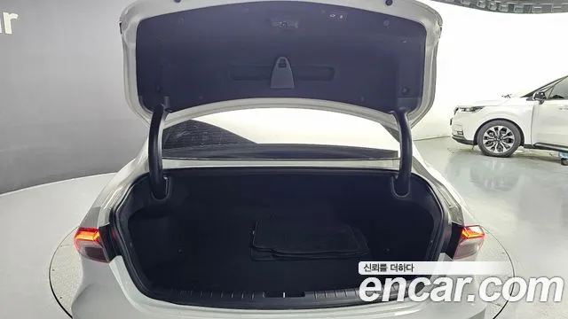 Hyundai Grandeur Новый Grandeur IG — Фото автомобиля 20