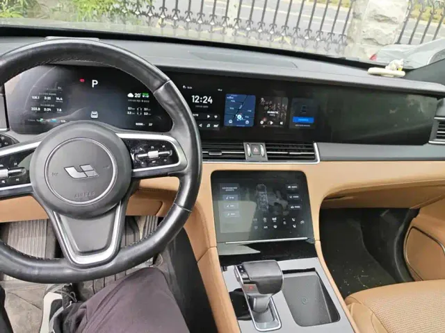 Li Auto ONE — Фото автомобиля 12