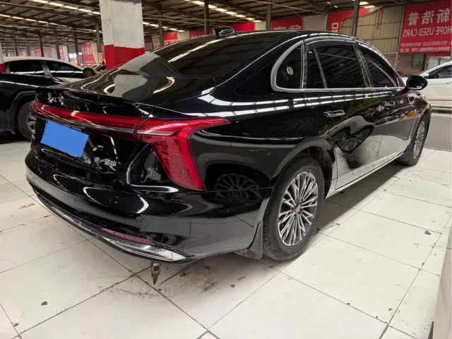 Hongqi H5 — Фото автомобиля 13