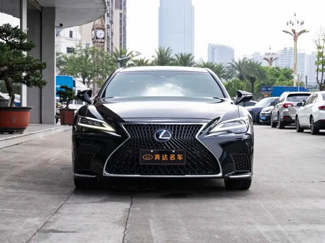 Lexus LS — Фото автомобиля 2