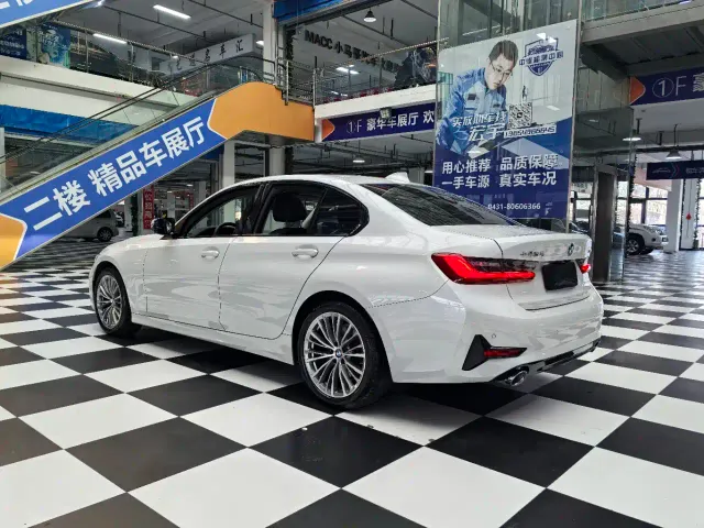 BMW 3 Series — Фото автомобиля 8