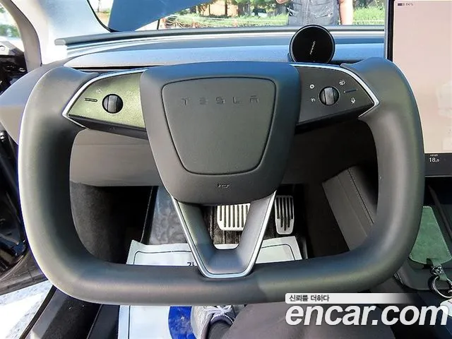Tesla Model 3 — Фото автомобиля 8