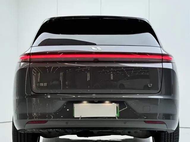 Li Auto L7 — Фото автомобиля 17
