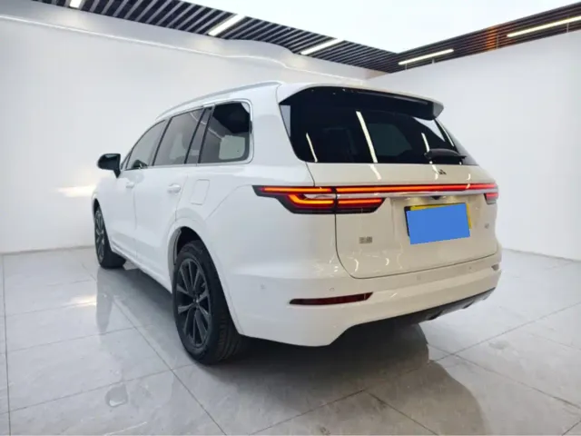 Li Auto ONE — Фото автомобиля 9