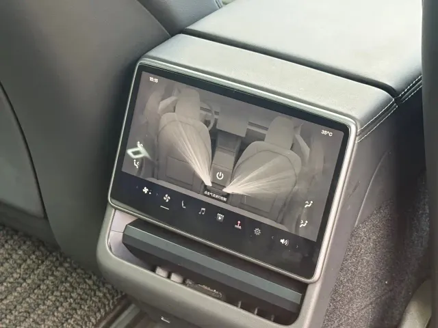 Tesla Model 3 — Фото автомобиля 16