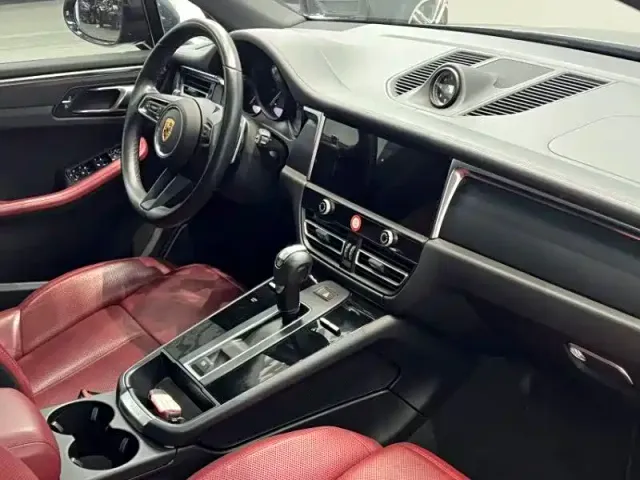 Porsche Macan — Фото автомобиля 12