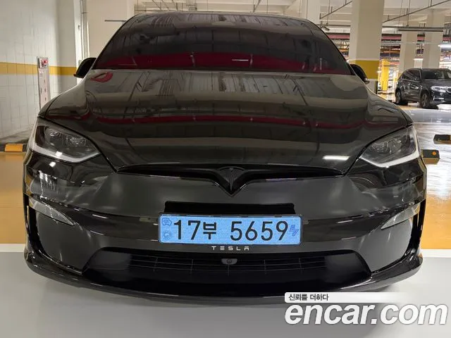 Tesla Model X — Фото автомобиля 2