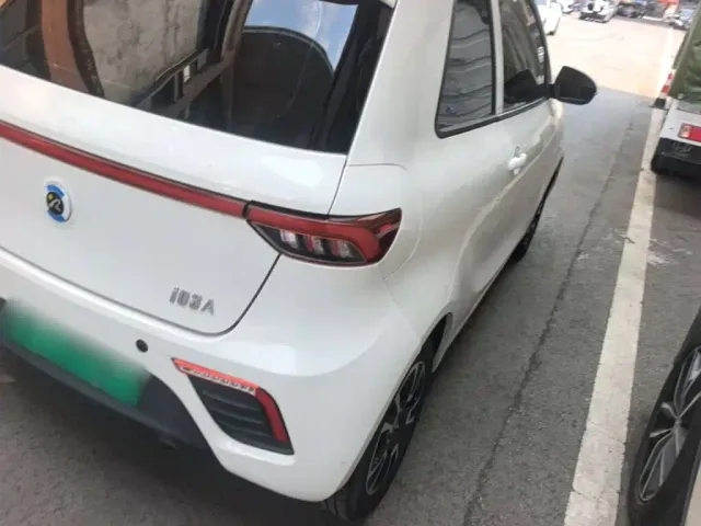 Huachen Xinyi Brilliance Xinyi i03A — Фото автомобиля 4