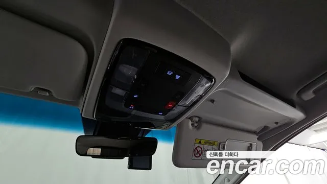 Hyundai Staria Staria Инвалидная коляска Подъёмник/Slope — Фото автомобиля 19