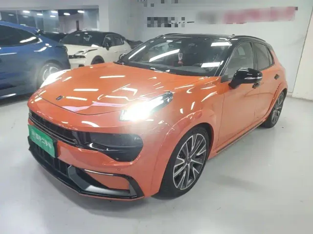 Фотография автомобиля — Lynk & Co 02 Hatchback