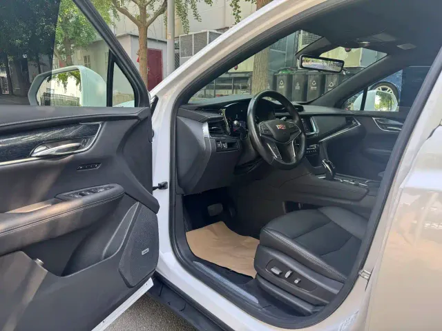 Cadillac XT5 — Фото автомобиля 9