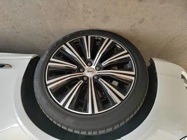 Volvo S90 — Фото автомобиля 24