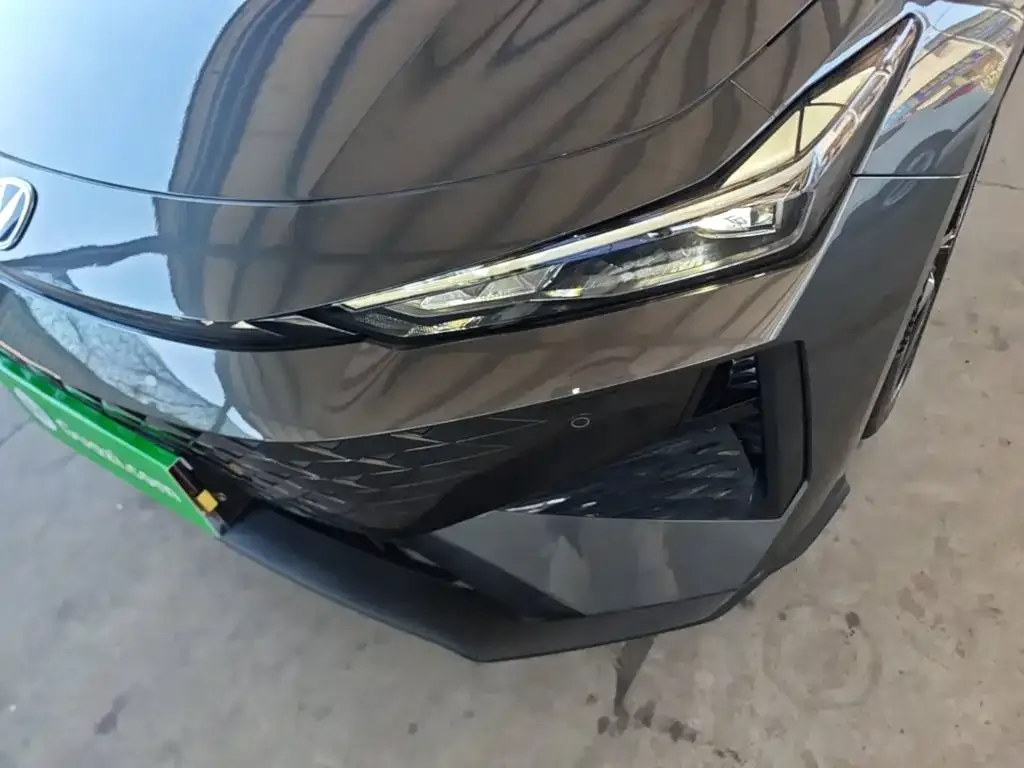 Changan Changan UNI-V 2025 1.5T 500Bar Premium Model — Фото автомобиля 17