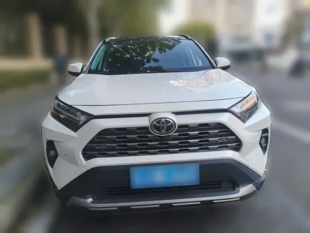 Toyota RAV4 — Фото автомобиля 2