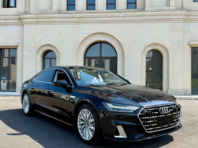 Audi A7L — Фото автомобиля 3