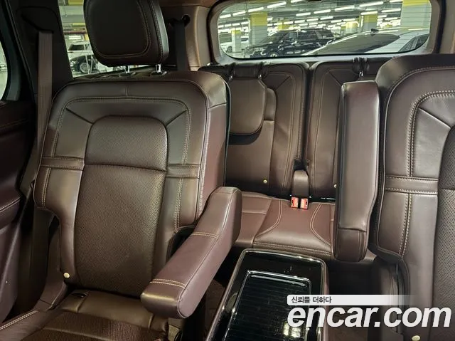 Lincoln Aviator — Фото автомобиля 10