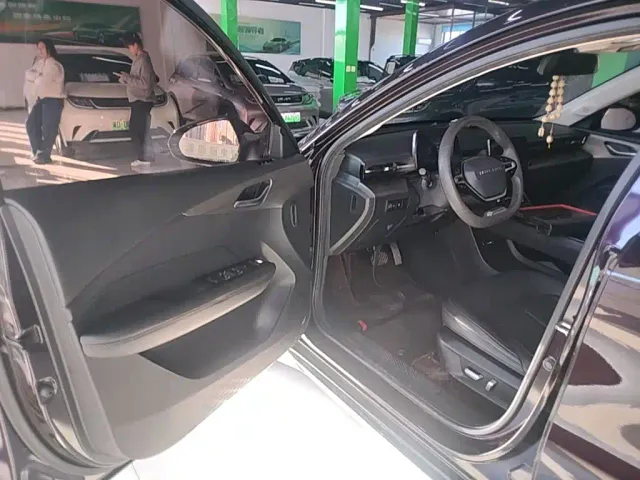 Wuling Starlight — Фото автомобиля 15