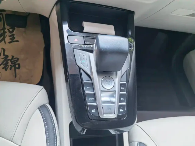 BYD Yuan Pro — Фото автомобиля 8
