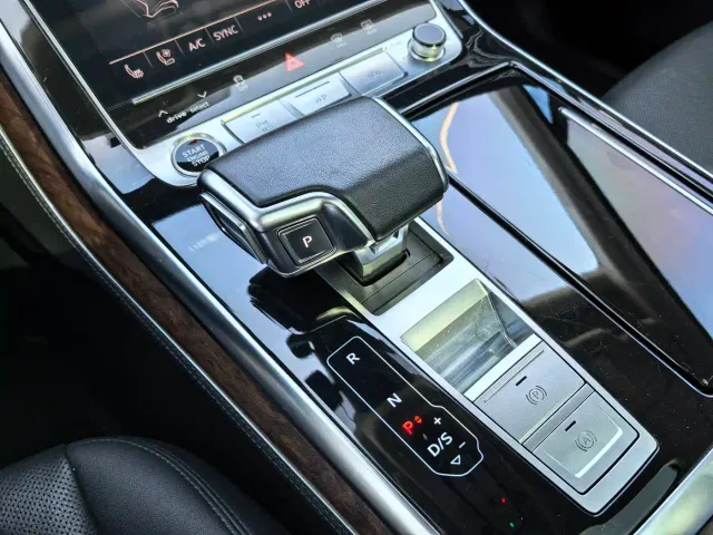 Audi Q7 — Фото автомобиля 12